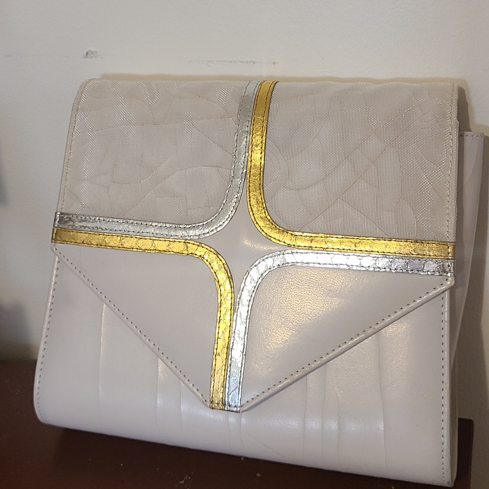 Elegant Vintage White Sqaure Clutch Purse W Silver & Gold Trim W Cracked Design